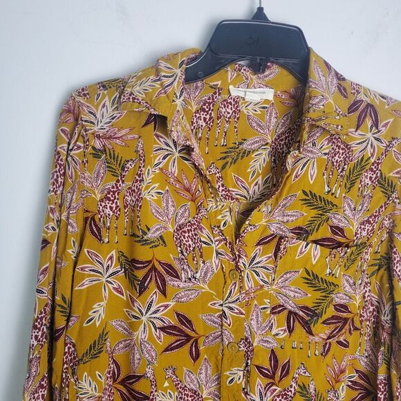 Beachlunchlounge Giraffe Printed Button-Down Shirt Size Small - Picture 2 of 8